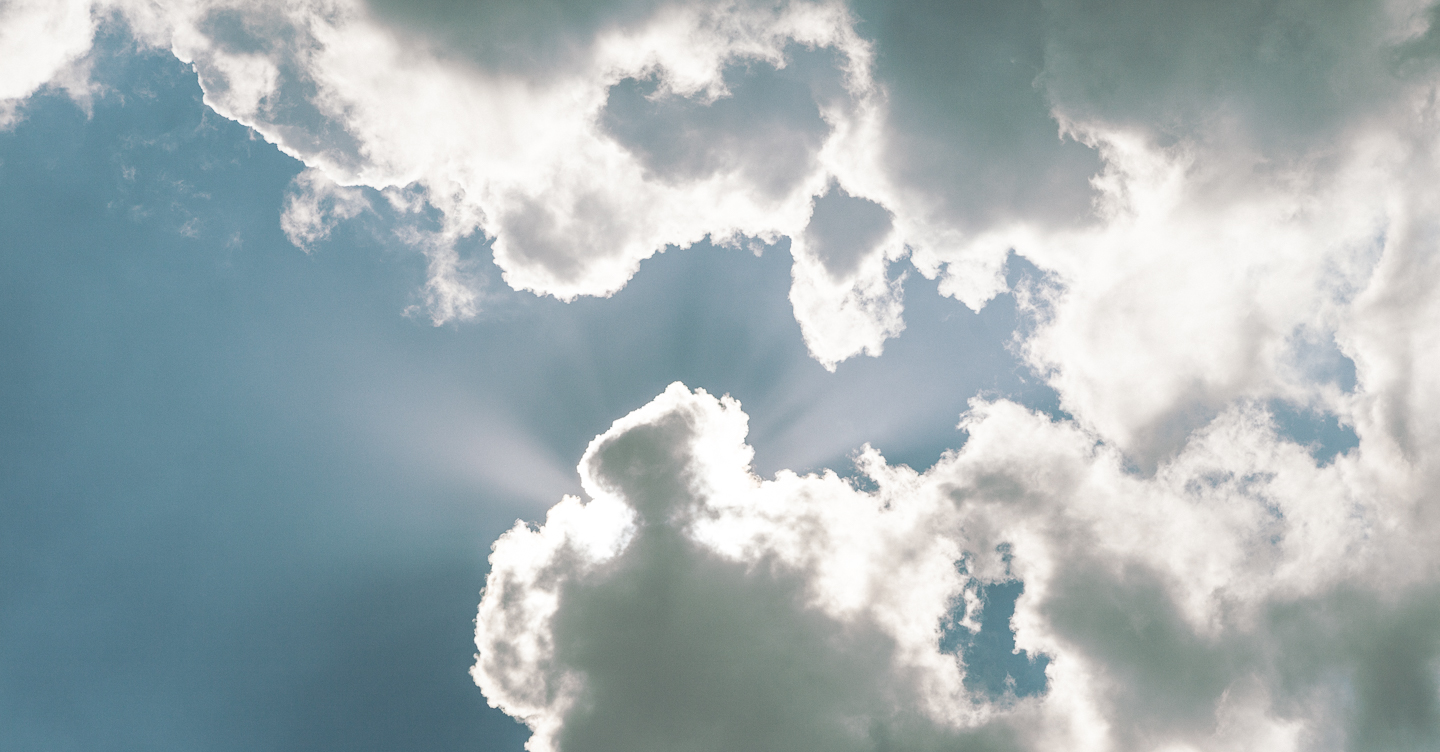 Wolken auf einem blauen Himmel